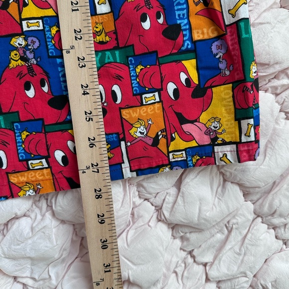 Vintage Clifford The Big Red Dog Scrub Top Women’s Small USA Made Cartoon - Picture 7 of 7